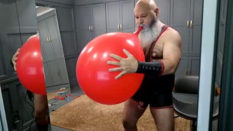 Snapshot of busterballoonguy chatting on 07-16-26, 11:44 Daddy-B online show from 07-16-26, 11:44