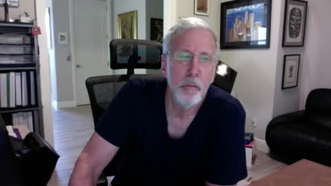 Snapshot of bustinout99 chatting on 01-25-25, 02:14 afternoon wood online show from 01-25-25, 02:14