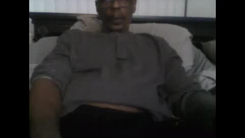 Busturgutzgd1 online show from 12-15-24, 01:02