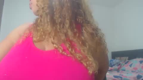Snapshot of bustyamanda_ chatting on 02-20-25, 07:52 Amanda online show from 02-20-25, 07:52