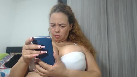 Snapshot of bustyamanda_ chatting on 03-04-25, 05:03 Amanda online show from 03-04-25, 05:03
