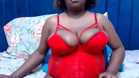 Snapshot of bustychocx chatting on 05-19-26, 04:35 bustychocx online show from 05-19-26, 04:35