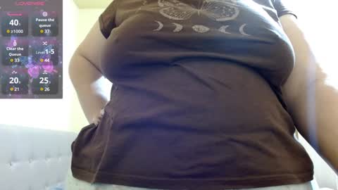 Snapshot of bustyemma chatting on 02-01-25, 06:51 Emma online show from 02-01-25, 06:51