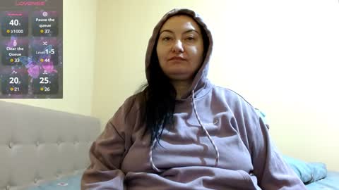 Snapshot of bustyemma chatting on 02-03-25, 06:24 Emma online show from 02-03-25, 06:24