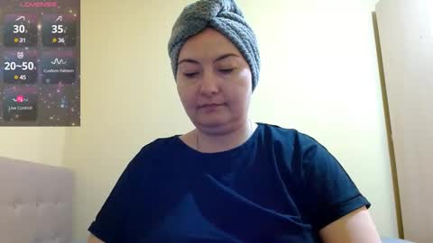 Snapshot of bustyemma chatting on 02-11-25, 10:59 Emma online show from 02-11-25, 10:59