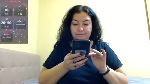 Snapshot of bustyemma chatting on 02-13-25, 07:03 Emma online show from 02-13-25, 07:03