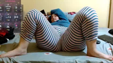Snapshot of bustyemma chatting on 02-25-25, 02:44 Emma online show from 02-25-25, 02:44