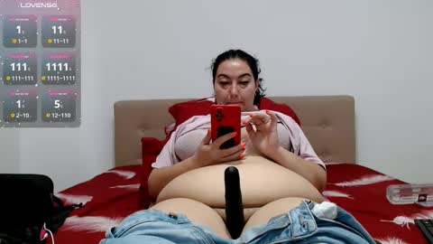 Snapshot of bustyemma chatting on 09-12-25, 05:51 Emma online show from 09-12-25, 05:51