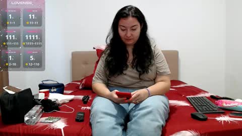 Snapshot of bustyemma chatting on 09-16-25, 07:09 Emma online show from 09-16-25, 07:09