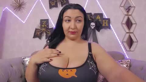 Snapshot of bustyeva_ chatting on 10-27-25, 04:27 online between 6AM and 2PM EET almost everyday. online show from 10-27-25, 04:27