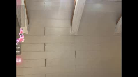 Snapshot of bustytube chatting on 01-18-25, 06:21 BUSTYtube online show from 01-18-25, 06:21