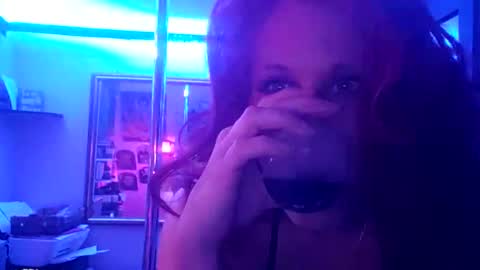 Snapshot of busybee83 chatting on 02-03-25, 12:03 busybee83 online show from 02-03-25, 12:03