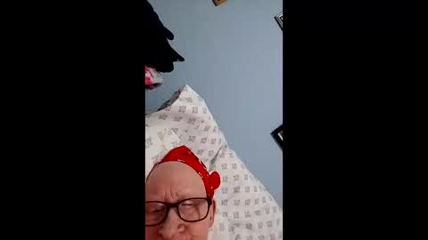 buttercup785421 online show from 04-28-26, 02:27