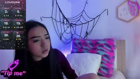 Snapshot of buttercup_li_ chatting on 10-30-25, 08:20 zafiro online show from 10-30-25, 08:20