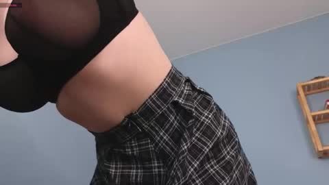 Kira online show from 04-25-26, 01:41