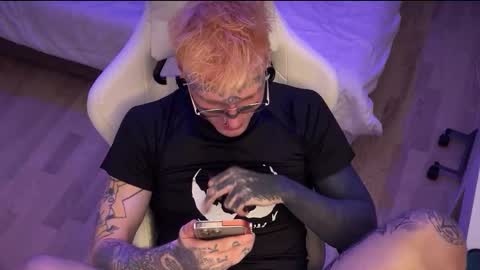 Snapshot of c10h15on chatting on 01-05-26, 05:27 c10h15on online show from 01-05-26, 05:27