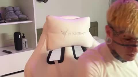 Snapshot of c10h15on chatting on 01-19-26, 09:13 c10h15on online show from 01-19-26, 09:13