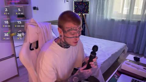 Snapshot of c10h15on chatting on 02-05-26, 08:41 c10h15on online show from 02-05-26, 08:41