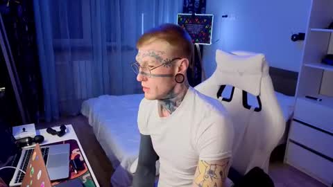 Snapshot of c10h15on chatting on 02-18-26, 03:35 c10h15on online show from 02-18-26, 03:35