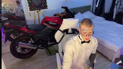 Snapshot of c10h15on chatting on 02-26-26, 04:28 c10h15on online show from 02-26-26, 04:28