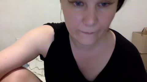 Snapshot of caffeinated_lamb chatting on 08-02-26, 05:44 Lamb online show from 08-02-26, 05:44