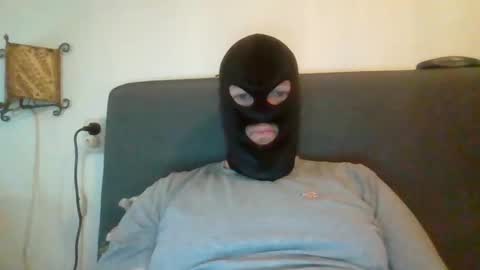 Snapshot of cagegag31 chatting on 05-15-26, 12:01 cagegag31 online show from 05-15-26, 12:01