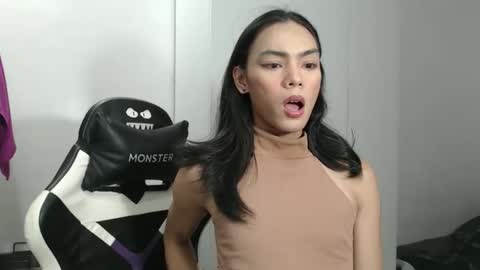 caitessa_bellemoir online show from 12-05-25, 02:47