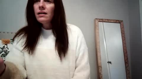 Snapshot of caitie__citrine chatting on 12-09-24, 07:39 Caitie Citrine online show from 12-09-24, 07:39