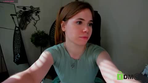 Snapshot of caitlin_c chatting on 06-09-26, 05:08 caitlin_c online show from 06-09-26, 05:08