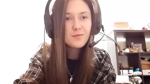 Sara online show from 12-15-25, 01:37