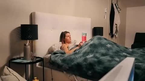 Snapshot of cajo40 chatting on 10-27-25, 02:37 cajo40 online show from 10-27-25, 02:37