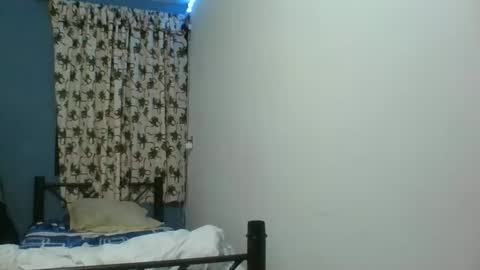 Snapshot of calienteh0t chatting on 12-24-24, 07:39 calienteh0t online show from 12-24-24, 07:39