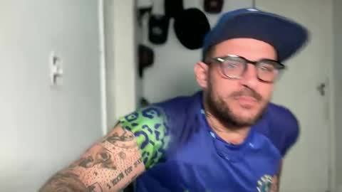 CaliforniaBrazilian online show from 04-19-26, 08:33