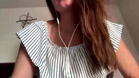 Snapshot of calishop1 chatting on 07-27-26, 01:56 calishop1 online show from 07-27-26, 01:56