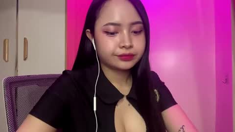Kate online show from 05-17-26, 01:07