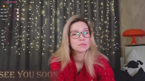 Snapshot of call__me_mommy_ chatting on 01-23-25, 03:43 Nancy Please thumbs up me online show from 01-23-25, 03:43