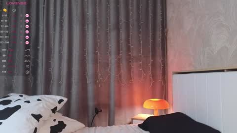 Snapshot of call__me_mommy_ chatting on 01-31-25, 03:00 Nancy Please thumbs up me online show from 01-31-25, 03:00