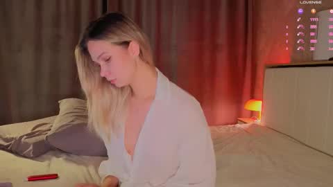 Snapshot of call__me_mommy_ chatting on 09-21-25, 06:09 Nancy Please thumbs up me online show from 09-21-25, 06:09