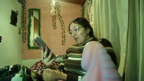 paula online show from 04-21-26, 01:42