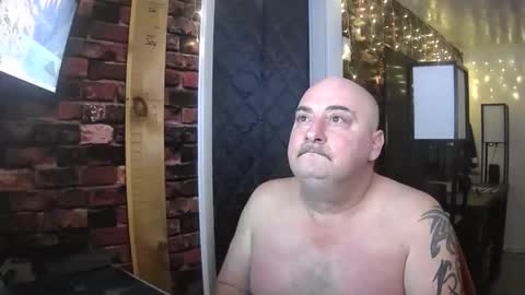 Snapshot of calvin420420 chatting on 12-14-25, 10:42 longjohn74 online show from 12-14-25, 10:42