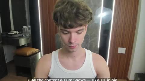 Snapshot of calvin_loves_you chatting on 05-17-26, 05:20 Hey I am Calvin online show from 05-17-26, 05:20