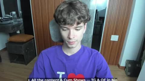Snapshot of calvin_loves_you chatting on 05-26-26, 04:14 Hey I am Calvin online show from 05-26-26, 04:14