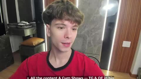 Snapshot of calvin_loves_you chatting on 05-31-26, 06:09 Hey I am Calvin online show from 05-31-26, 06:09