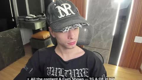 Snapshot of calvin_loves_you chatting on 06-02-26, 05:15 Hey I am Calvin online show from 06-02-26, 05:15