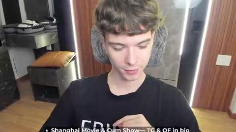 Snapshot of calvin_loves_you chatting on 06-27-26, 05:40 Hey I am Calvin online show from 06-27-26, 05:40