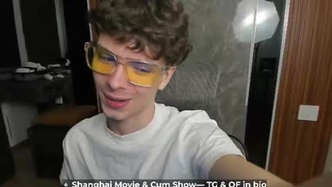 Snapshot of calvin_loves_you chatting on 06-28-26, 02:23 Hey I am Calvin online show from 06-28-26, 02:23