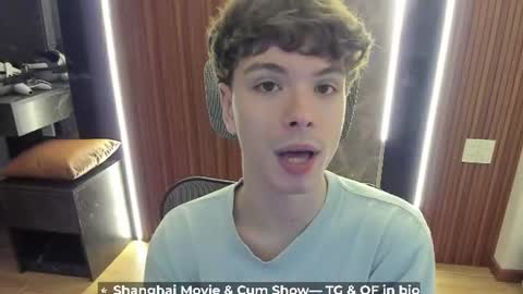 Snapshot of calvin_loves_you chatting on 06-30-26, 02:29 Hey I am Calvin online show from 06-30-26, 02:29