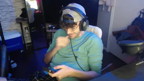 Snapshot of calvin_tanner chatting on 11-18-25, 03:38 calvin_tanner online show from 11-18-25, 03:38