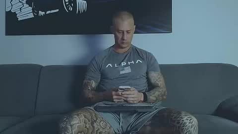 Calvin  online show from 02-17-26, 07:49