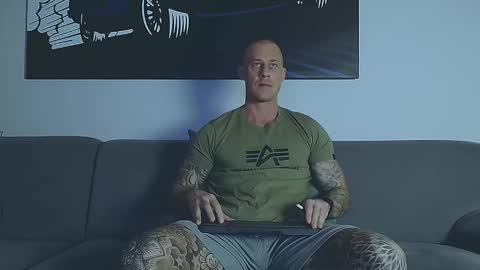 Calvin  online show from 02-22-26, 07:45